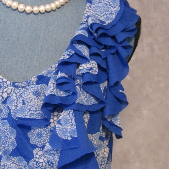 ELLE Blue Floral Ruffled Top Size M - Picture 2 of 6